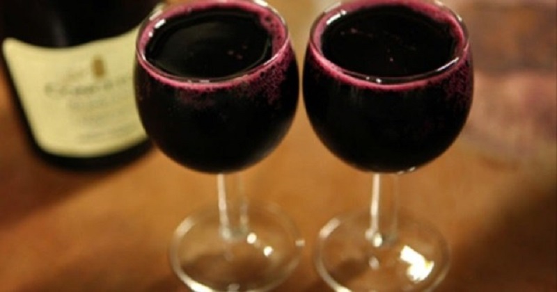 Estudo mostra que beber vinho pode ajudar você a viver mais de 90 anos